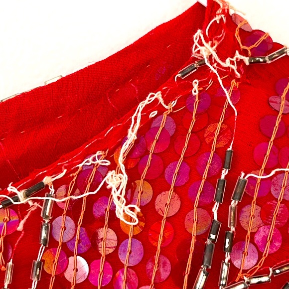 Brand New Red Sequined & Beaded 100% Silk Top with 100% Rayon Lining. Size: M/L - Picture 8 of 8